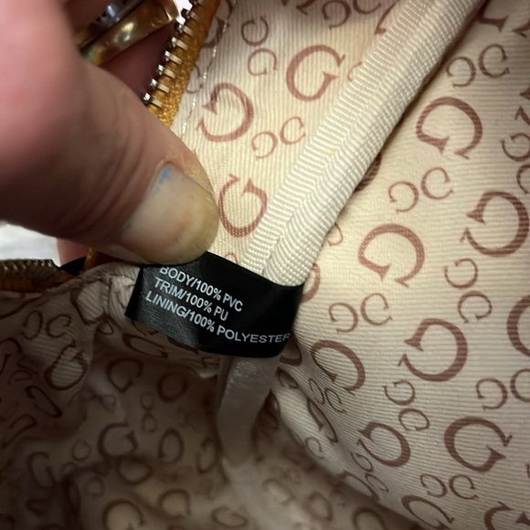 NWOT Guess mustard backpack style bag approx 10” high by 9” wide - Picture 8 of 8